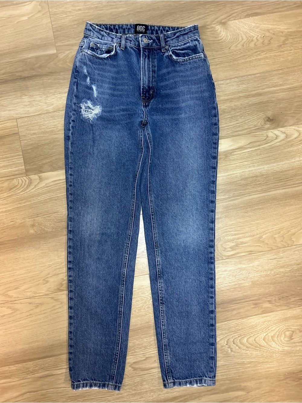 BDG High-Rise Mom Jeans in Medium Blue Wash